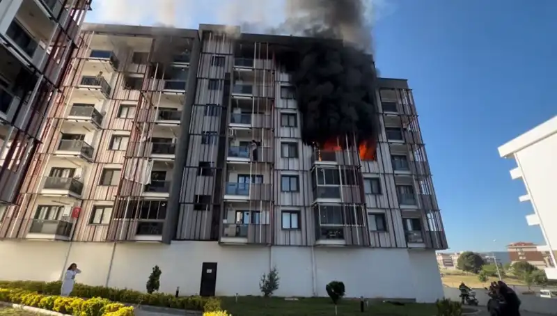 Çanakkale’de Yangın Paniği: Vatandaşlar Korku Dolu Anlar Yaşadı