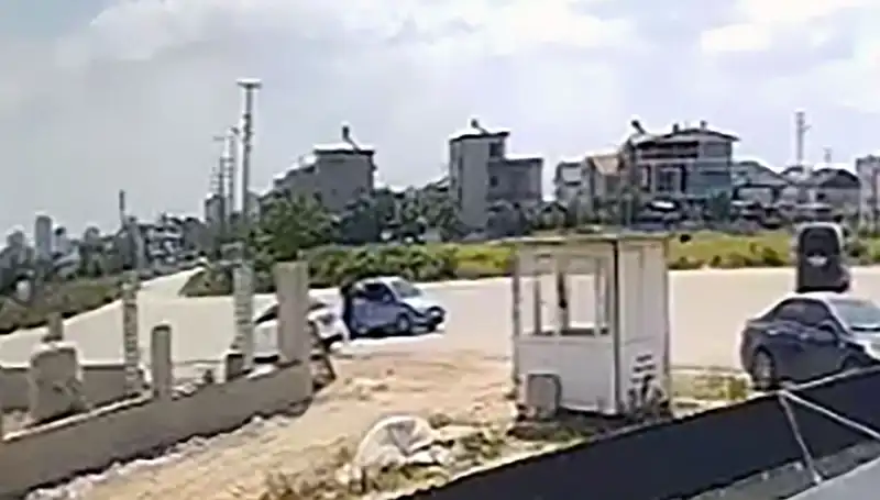 Park Halindeki Araçlardan 450 Bin Lira Çalan Hırsızlar Yakalandı