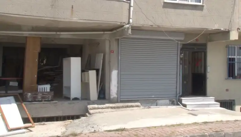 Kiracıları İsyana Sürükleyen Bina Sahibi, Taşlı Saldırılara ve Hırsızlığa İmza Attı!